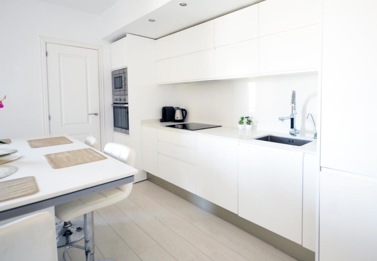 Modern Apartment In บาเลนเซีย ภายนอก รูปภาพ