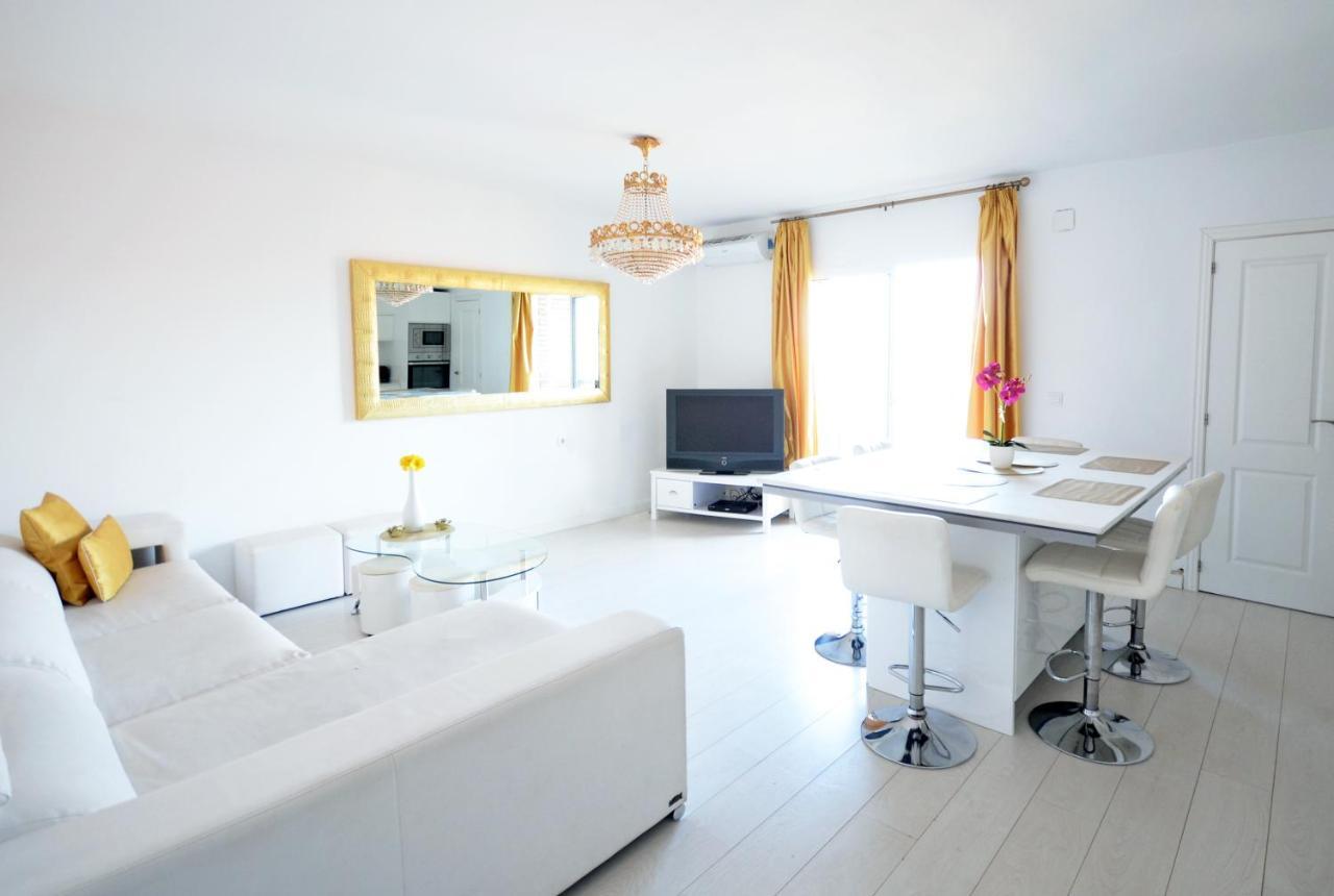 Modern Apartment In บาเลนเซีย ภายนอก รูปภาพ