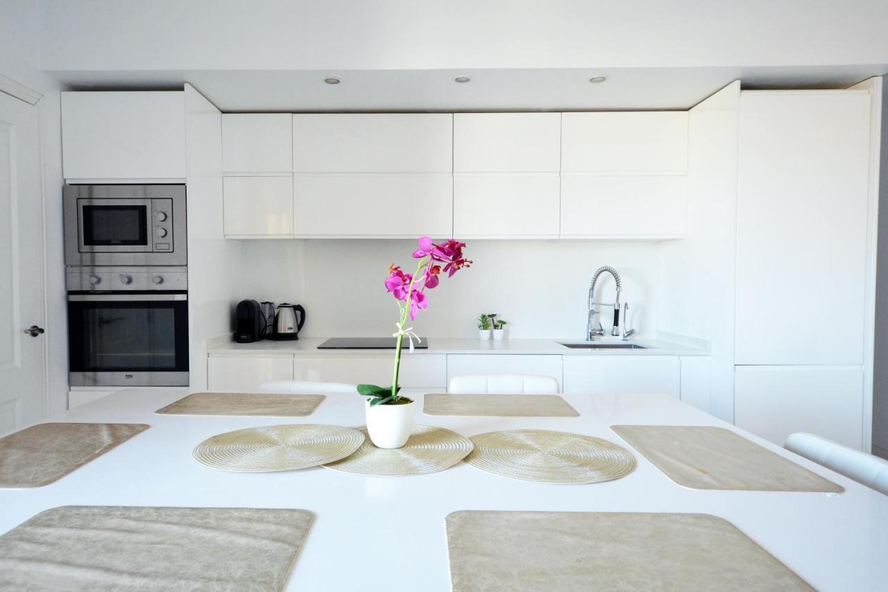 Modern Apartment In บาเลนเซีย ภายนอก รูปภาพ
