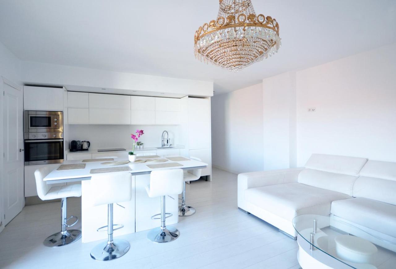 Modern Apartment In บาเลนเซีย ภายนอก รูปภาพ